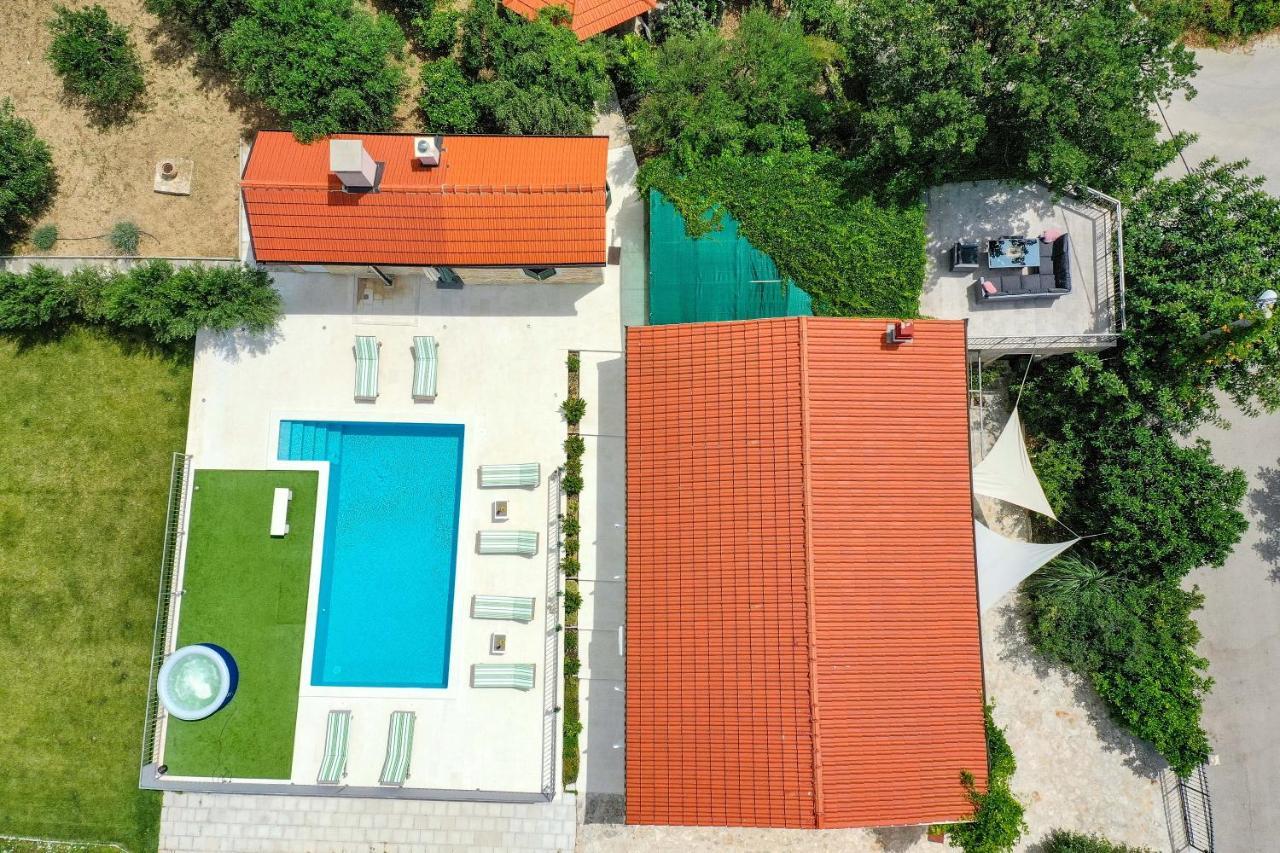 Home Away From Home With Outdoor Pool, Botanical Garden And A Beautiful Sea View Kaštela Εξωτερικό φωτογραφία