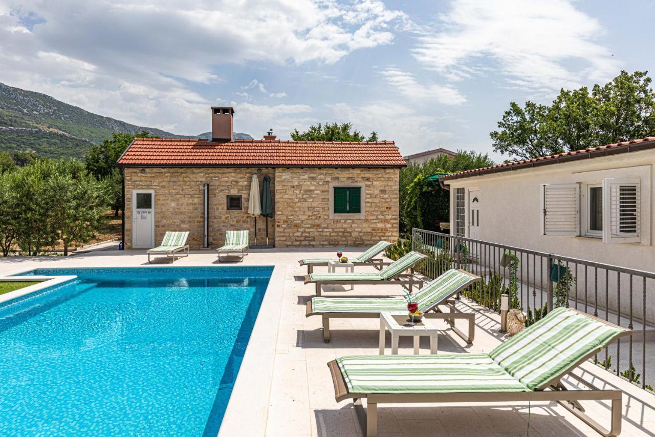 Home Away From Home With Outdoor Pool, Botanical Garden And A Beautiful Sea View Kaštela Εξωτερικό φωτογραφία