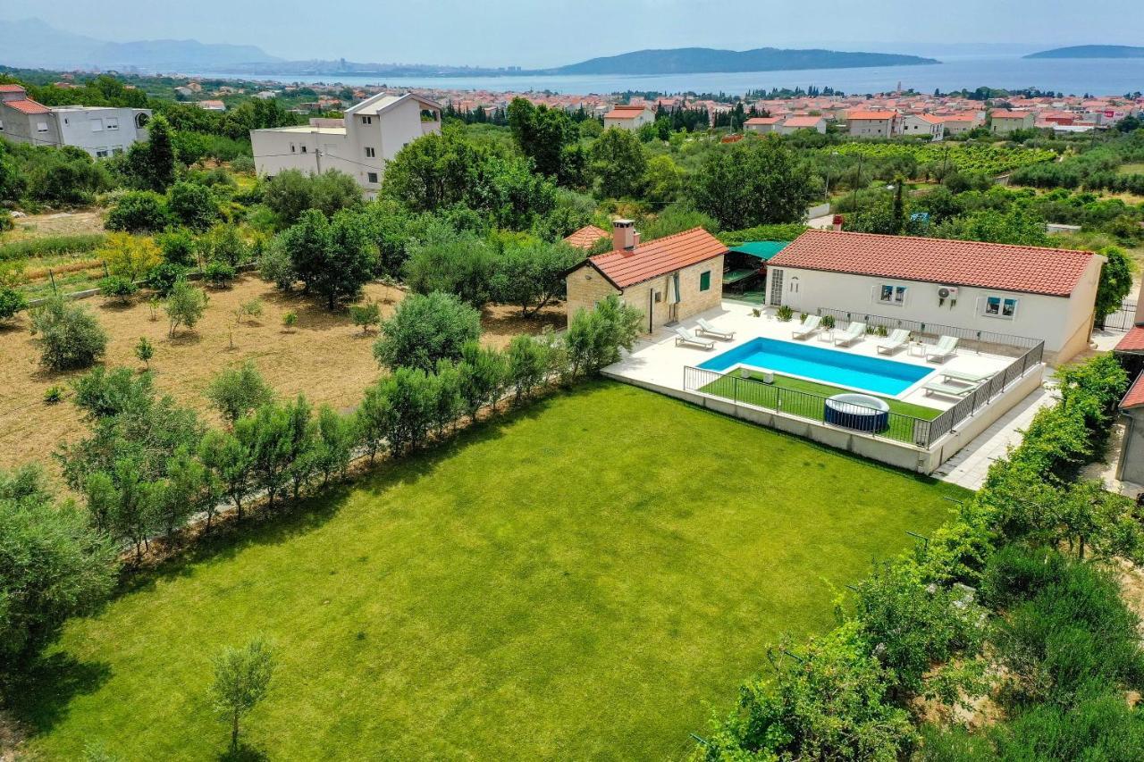 Home Away From Home With Outdoor Pool, Botanical Garden And A Beautiful Sea View Kaštela Εξωτερικό φωτογραφία