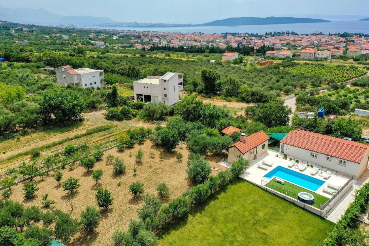 Home Away From Home With Outdoor Pool, Botanical Garden And A Beautiful Sea View Kaštela Εξωτερικό φωτογραφία