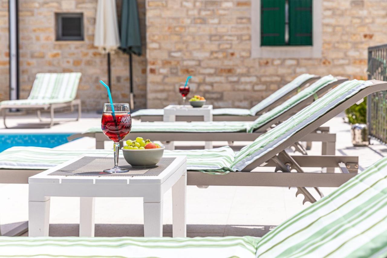 Home Away From Home With Outdoor Pool, Botanical Garden And A Beautiful Sea View Kaštela Εξωτερικό φωτογραφία