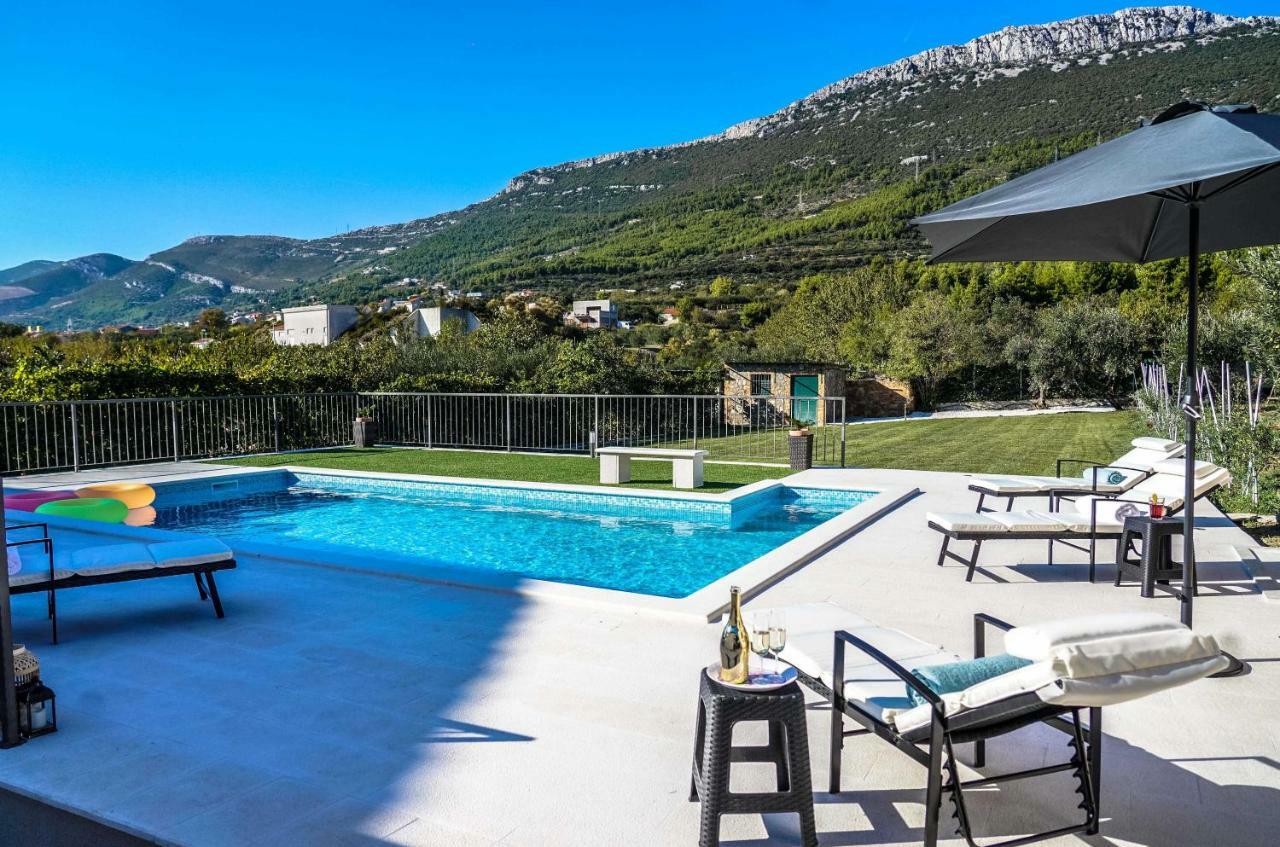 Home Away From Home With Outdoor Pool, Botanical Garden And A Beautiful Sea View Kaštela Εξωτερικό φωτογραφία
