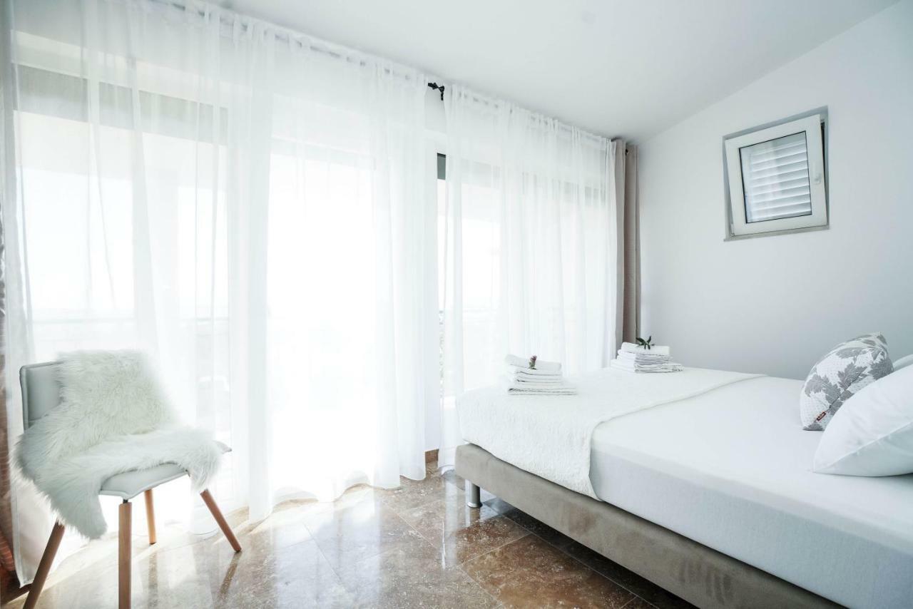 Home Away From Home With Outdoor Pool, Botanical Garden And A Beautiful Sea View Kaštela Εξωτερικό φωτογραφία