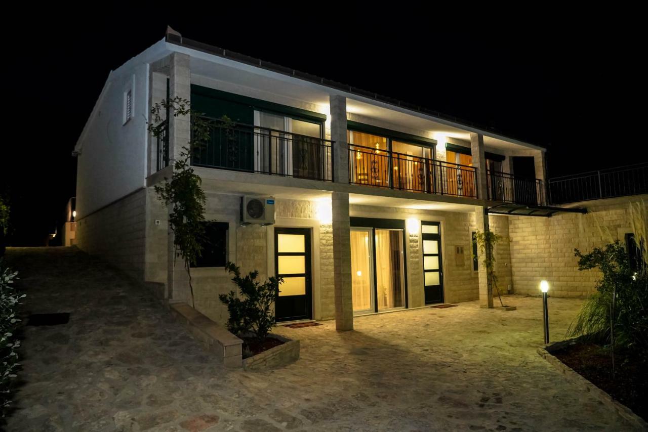 Home Away From Home With Outdoor Pool, Botanical Garden And A Beautiful Sea View Kaštela Εξωτερικό φωτογραφία