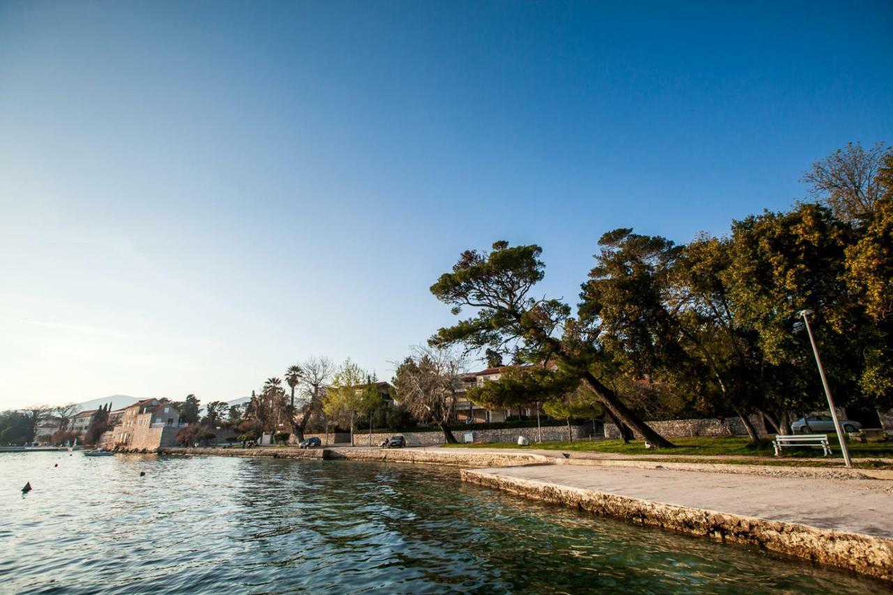 Home Away From Home With Outdoor Pool, Botanical Garden And A Beautiful Sea View Kaštela Εξωτερικό φωτογραφία